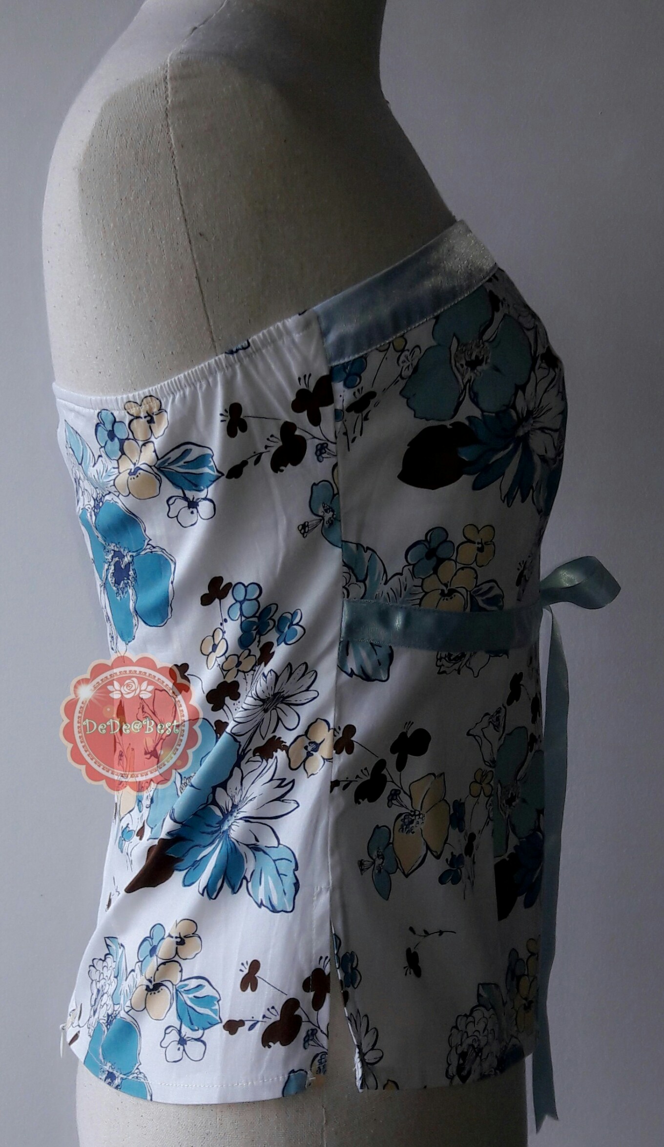 T103:2nd hand top เสื้อเกาะอก ลายดอกไม้สีฟ้า ผูกโบว์ใต้อก สวยหวานน่ารัก