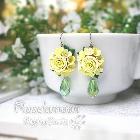 Yellow daisy with Rose