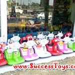 รถแบตหอยทากมือโยก มี 5 สี ขาว แดง ชมพู เขียว ฟ้า