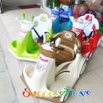 รถแบตหอยทากมีพวงมาลัยมือโยก มี 4 สี แดง เขียว ฟ้า ครีม