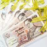 ของชำร่วยยอดฮิตประจำปีนี้ ได้แก่....
