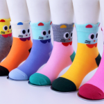 ถุงเท้าเด็กลายการ์ตูน สีสันสดใส คละลาย 1-3 ปี