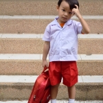 เสื้ออนุบาลนักเรียนชาย เสื้อนักเรียนชายอนุบาล แขนสั้น คอฮาวาย เอวบ๊อบ