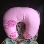 หมอนรองให้นมลูก Nuebabe ถอดปลอดซักได้ มีให้เลือก 2 สี ชมพู, ฟ้า