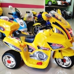 รถมอเตอร์ไซค์ BMW สีเหลือง