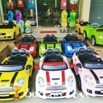 รถแบตเตอรี่เด็กนั่ง ยี่ห้อมินิคูเปอร์เปิดประตูได้2 มอเตอร์ 2แบต รุ่น LN5616 มี 6 สี แดง ขาว เหลือง เขียว ชมพู ฟ้า