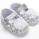 รองเท้าเด็กอ่อนผู้หญิง ใส่ออกงานประดับโบว์สวยงาม กากเพชรสีเงิน