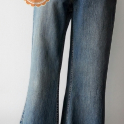 P13:Vintage jeans กางเกงยีนส์วินเทจ ขาม้า เจาะเป็นลายดอกไม้