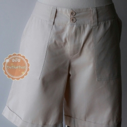 P4: 2nd pants เกงเกงขาสั้นสีครีมอ่อน