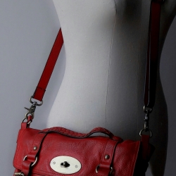 ขายแล้วค่ะ B48:2nd hand leather bag กระเป๋าหนังแท้สีแดง กระเป๋าสะพาย/ถือ/ถอดสายได้❤