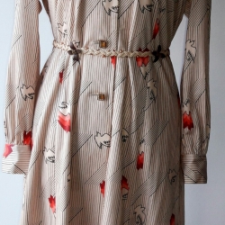 D67:Vintage dress เดรสวินเทจแขนยาวสีครีมลายนก (มีซับใน)