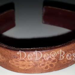 แถมให้คุณปานจิตค่ะ BR2:2nd hand Bracelet กำไลข้อมือแบบหนังตอกลายใบไม้และดอกไม้❤