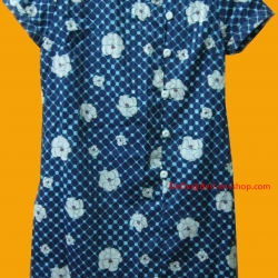 ขายแล้วค่ะ D15:Vintage dress เดรสวินเทจผ้าเหลือบมันสีน้ำเงินลายจุดฟ้าและดอกไม้สีขาว❤