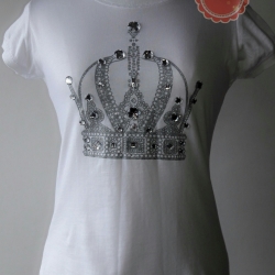 T116:2nd hand top เสื้อยืดสีขาวสกรีนลายและปักเลื่อมเป็นรูปมงกุฏ