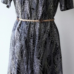 D42:Vintage dress เดรสวินเทจสีน้ำเงินลายรวงข้าวสีขาวมีมิติ