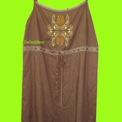 แถมให้คุณจริยาภรณ์ค่ะ T28:2nd hand top เสื้อสายเดี่ยวสีน้ำตาล ปักลายสวย ผูกโบว์ใต้อก❤