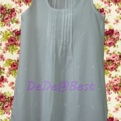 ขายแล้วค่ะT15:2nd hand top เสื้อแขนกุดสีขาว ชายเสื้อฉลุเป็นลายดอกไม้และลายหญิงสาวเกล้าผม❤