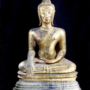 พระสมณโคดมประทับขัดสมาธิราบ ปางมารวิชัย