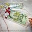 ของชำร่วยงานแต่ง แผ่นอะคริลิคใส รวมใส่ธนบัตร 20.-ร.๑๐ คาดริบบิ้นรอบ ชิ้นละ 42.-/ ธนบัตร 20.-ร.๙ ชิ้นละ 58.-